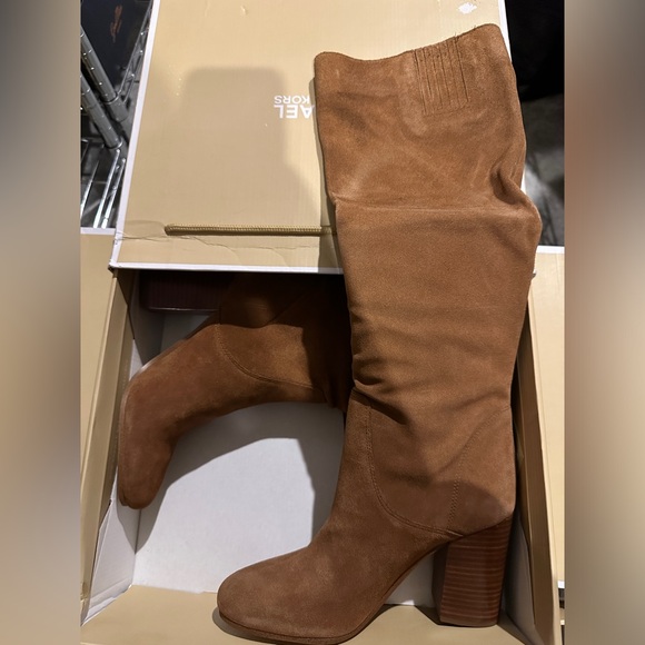 Micheal Kors | Leigh Suede Boot - Picture 3 of 3